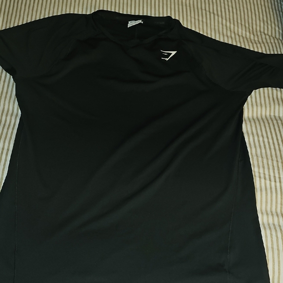 Gymshark Black Short Sleeve Tee - Picture 1 of 5